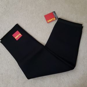 NWT Medium Zaggora Flare hot pants, workout pan…